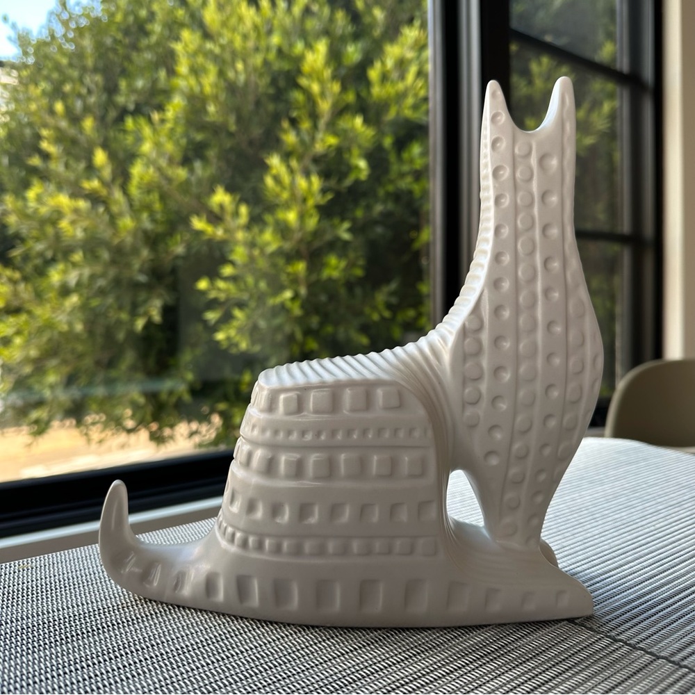 Jonathan Adler Collectible Menagerie Kangaroo Ceramic Statue Figurine - Picture 2 of 4